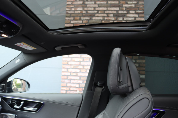 Mercedes-Benz C-Klasse 200 4MATIC Premium+ AMG Line | Distronic+ | Panoramadak | Burmester | Memory | Massage | Stoelventilatie | Surround Camara | Trekhaak | Digital Light | Keyless Go |