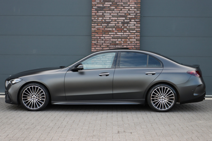 Mercedes-Benz C-Klasse 200 4MATIC Premium+ AMG Line | Distronic+ | Panoramadak | Burmester | Memory | Massage | Stoelventilatie | Surround Camara | Trekhaak | Digital Light | Keyless Go |