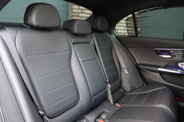 Mercedes-Benz C-Klasse 200 4MATIC Premium+ AMG Line | Distronic+ | Panoramadak | Burmester | Memory | Massage | Stoelventilatie | Surround Camara | Trekhaak | Digital Light | Keyless Go |