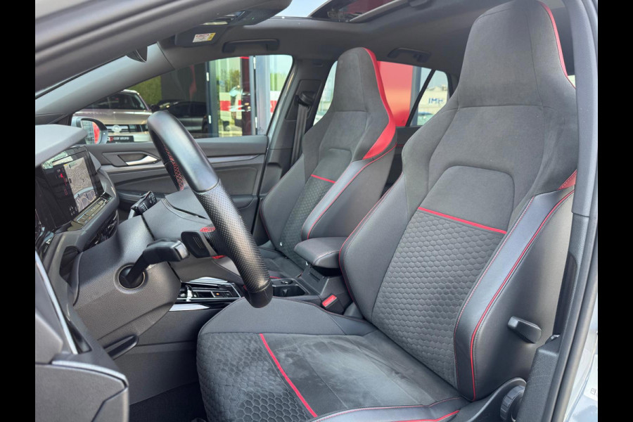 Volkswagen Golf 2.0 TSI GTI Clubsport Panorama LED Head-Up Camera Parksens.
