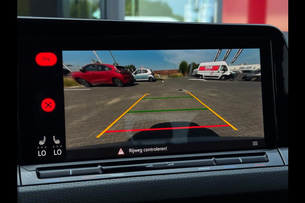 Volkswagen Golf 2.0 TSI GTI Clubsport Panorama LED Head-Up Camera Parksens.