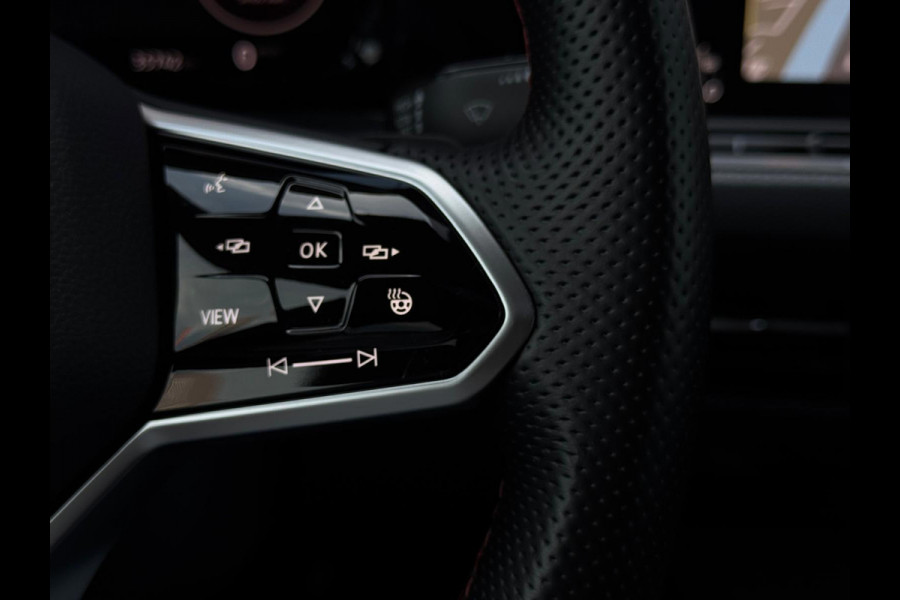 Volkswagen Golf 2.0 TSI GTI Clubsport Panorama LED Head-Up Camera Parksens.