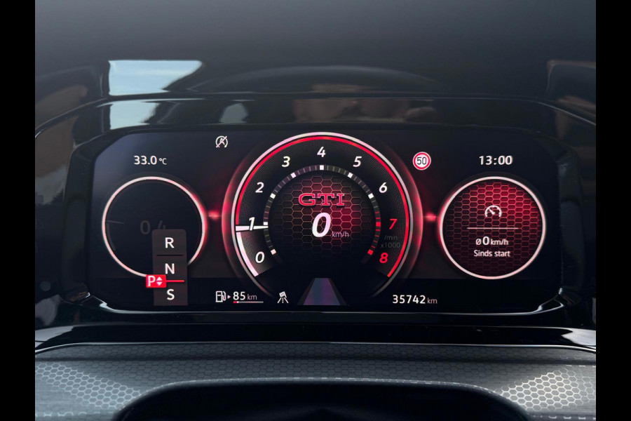 Volkswagen Golf 2.0 TSI GTI Clubsport Panorama LED Head-Up Camera Parksens.