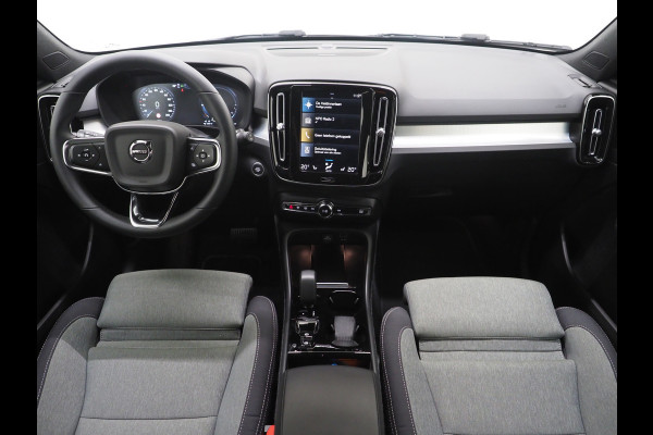 Volvo XC40 1.5 T5 Recharge Inscription | Harman/Kardon | Memory | Camera | Keyless | Cruise | Donkere Hemel | Carplay