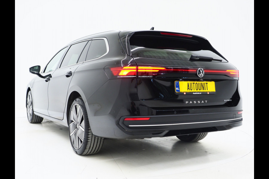 Volkswagen Passat Variant 1.5 eHybrid 204PK | Leder/Alcantara | Massage | Stoelkoeling | Trekhaak | HUD | 360 | Keyless