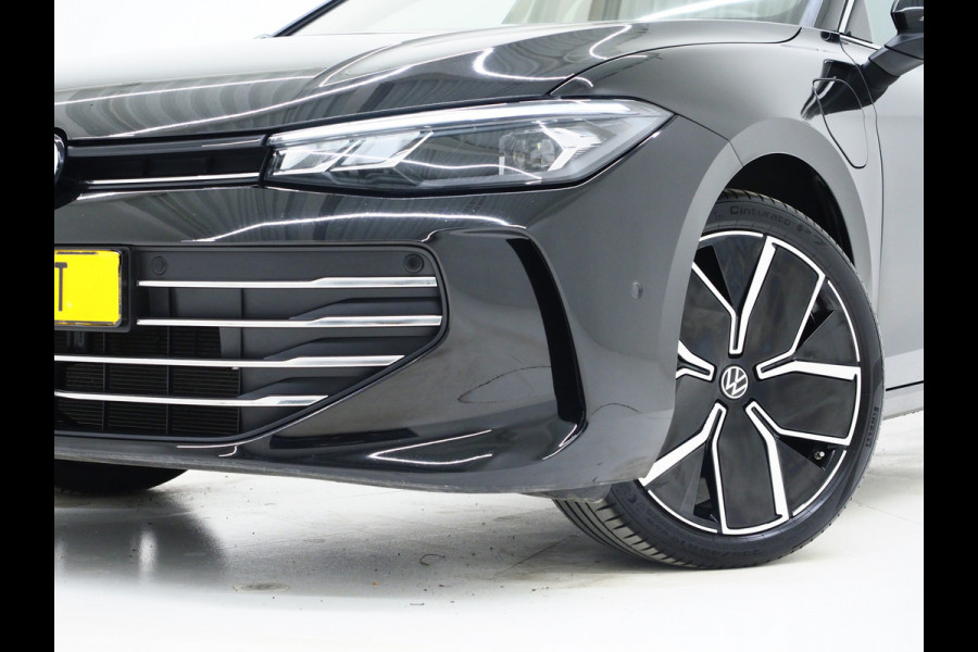 Volkswagen Passat Variant 1.5 eHybrid 204PK | Leder/Alcantara | Massage | Stoelkoeling | Trekhaak | HUD | 360 | Keyless