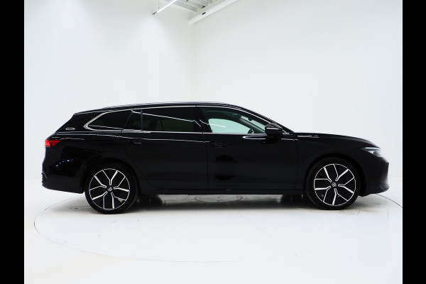 Volkswagen Passat Variant 1.5 eHybrid 204PK | Leder/Alcantara | Massage | Stoelkoeling | Trekhaak | HUD | 360 | Keyless