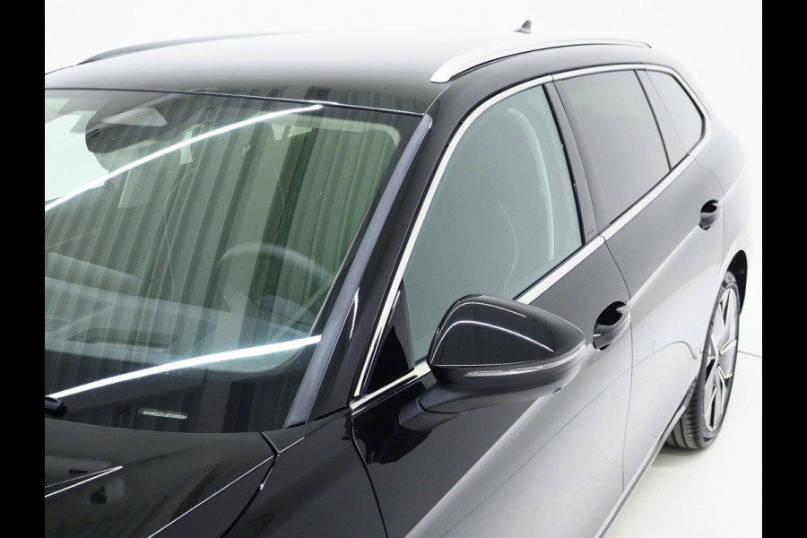 Volkswagen Passat Variant 1.5 eHybrid 204PK | Leder/Alcantara | Massage | Stoelkoeling | Trekhaak | HUD | 360 | Keyless