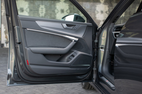 Audi A6 Avant 55 TFSI e quattro Pro Line S Competition B&O|Sportstoelen+|Comfortsleutel|HUD|Fijnnappa|21"|Zwart optiek