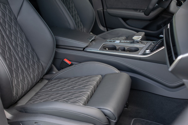 Audi A6 Avant 55 TFSI e quattro Pro Line S Competition B&O|Sportstoelen+|Comfortsleutel|HUD|Fijnnappa|21"|Zwart optiek