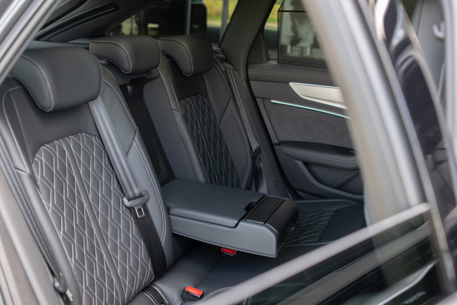 Audi A6 Avant 55 TFSI e quattro Pro Line S Competition B&O|Sportstoelen+|Comfortsleutel|HUD|Fijnnappa|21"|Zwart optiek