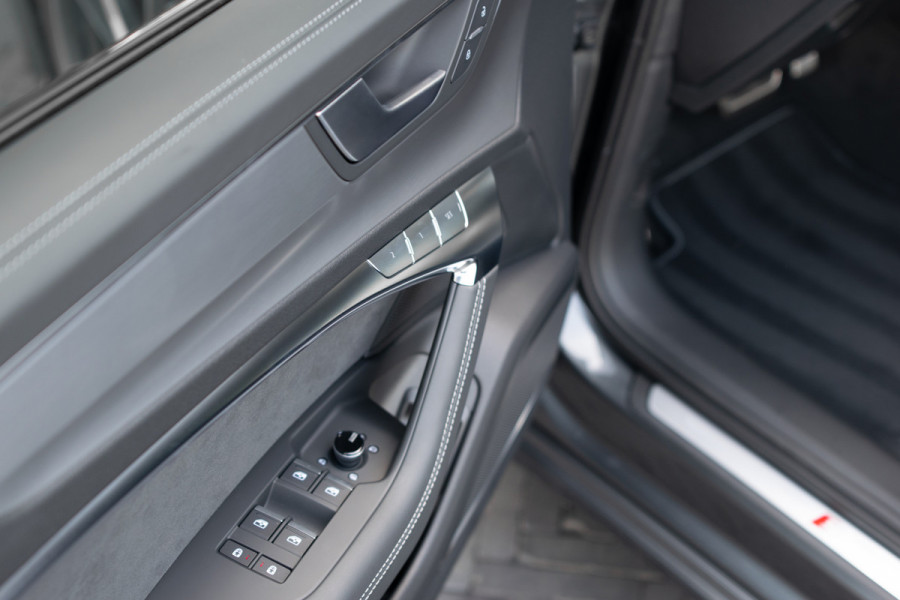 Audi A6 Avant 55 TFSI e quattro Pro Line S Competition B&O|Sportstoelen+|Comfortsleutel|HUD|Fijnnappa|21"|Zwart optiek