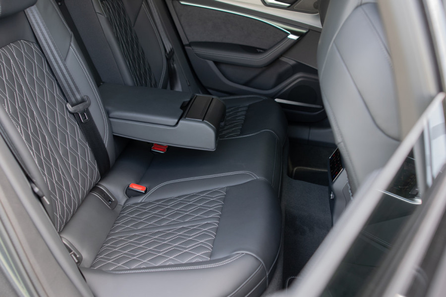 Audi A6 Avant 55 TFSI e quattro Pro Line S Competition B&O|Sportstoelen+|Comfortsleutel|HUD|Fijnnappa|21"|Zwart optiek