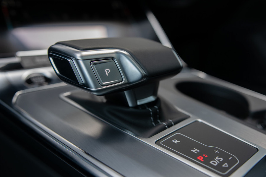 Audi A6 Avant 55 TFSI e quattro Pro Line S Competition B&O|Sportstoelen+|Comfortsleutel|HUD|Fijnnappa|21"|Zwart optiek
