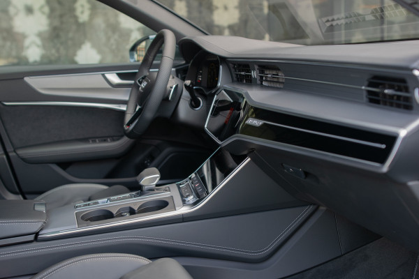 Audi A6 Avant 55 TFSI e quattro Pro Line S Competition B&O|Sportstoelen+|Comfortsleutel|HUD|Fijnnappa|21"|Zwart optiek