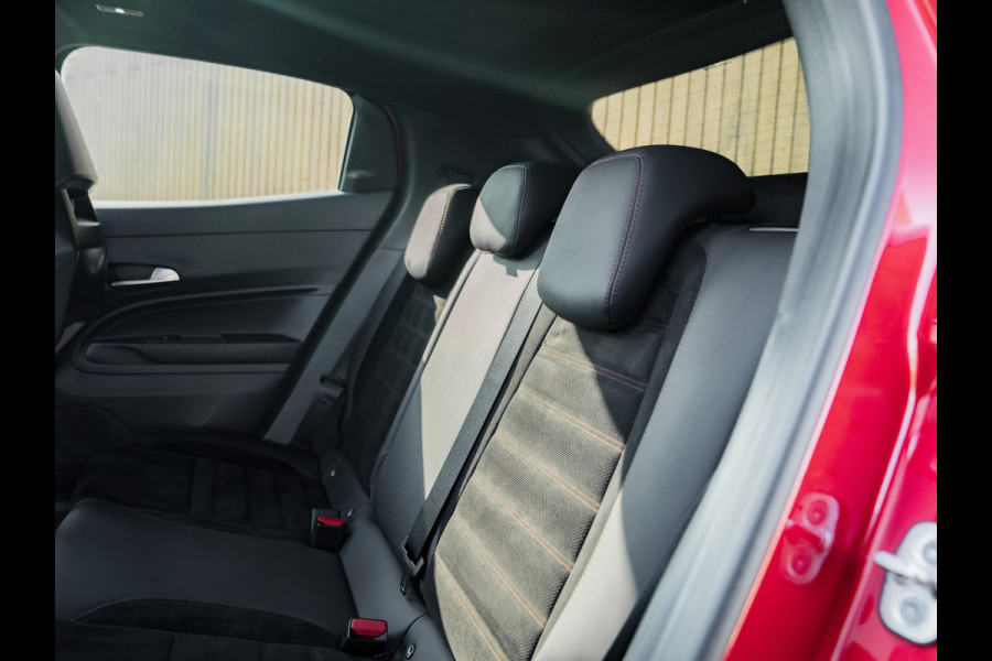 Alfa Romeo junior Elettrica Veloce 54 kWh | Techno Pack | Sport Pack | Pano-dak
