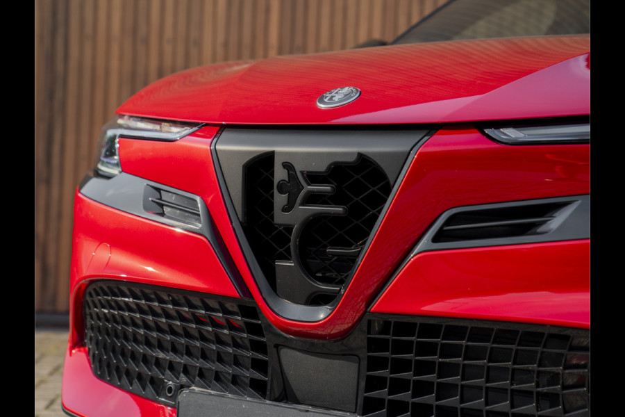 Alfa Romeo junior Elettrica Veloce 54 kWh | Techno Pack | Sport Pack | Pano-dak