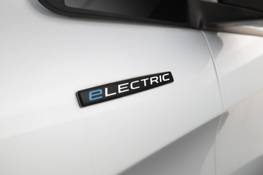 Mercedes-Benz eVito eVito 112 L2 60 kWh Direct leverbaar!