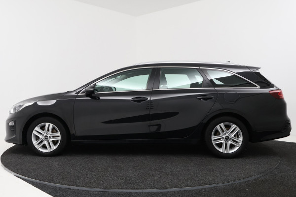 Kia Ceed Sportswagon 1.4 T-GDi DynamicLine (NAVIGATIE, CAMERA, LED, CARPLAY, 1e EIGENAAR, GOED ONDERHOUDEN)