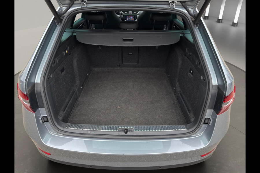 Škoda Superb 1.8 TSI Sportline Pano | Camera | Led | Geheugen  | Wegklap Trekhaak | Android |
