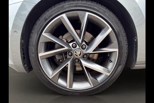 Škoda Superb 1.8 TSI Sportline Pano | Camera | Led | Geheugen  | Wegklap Trekhaak | Android |