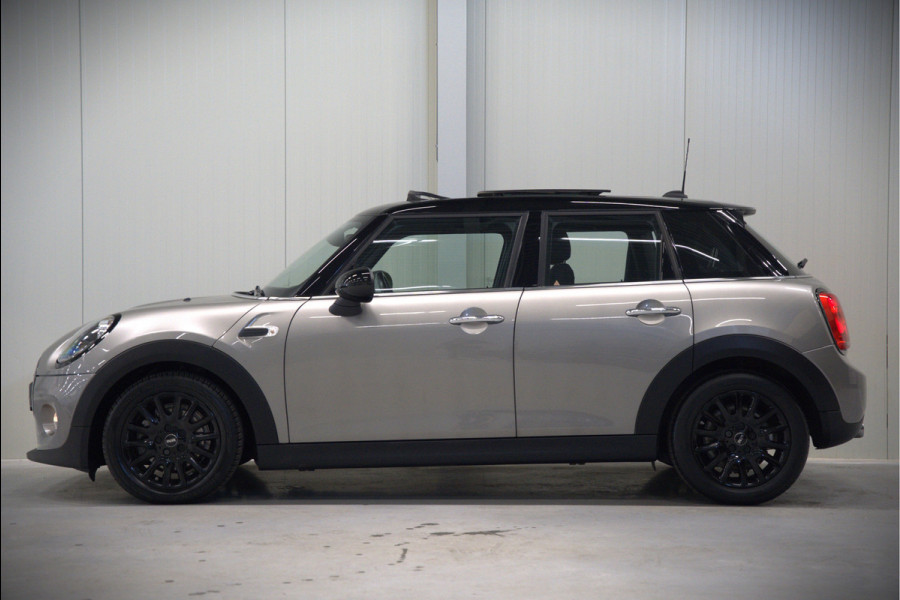 MINI Mini 1.5 Cooper Pepper | Panoramadak | Cruise Control | Apple Carplay | Navigatie | Climate Control | NAP | Dealer Onderhouden | Keyless | Automaat