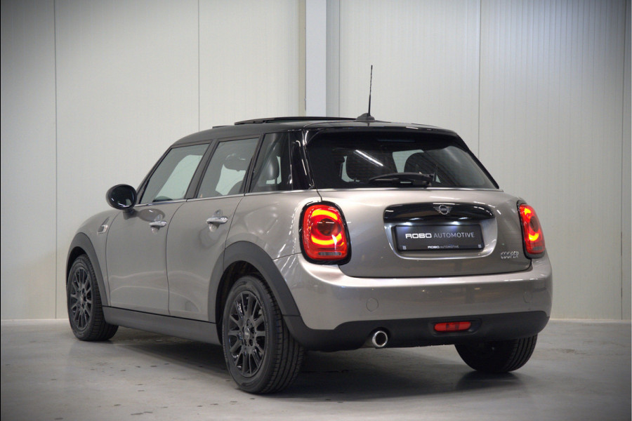 MINI Mini 1.5 Cooper Pepper | Panoramadak | Cruise Control | Apple Carplay | Navigatie | Climate Control | NAP | Dealer Onderhouden | Keyless | Automaat