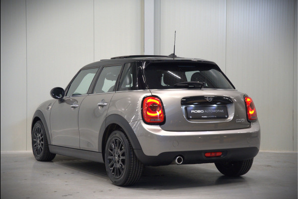 MINI Mini 1.5 Cooper Pepper | Panoramadak | Cruise Control | Apple Carplay | Navigatie | Climate Control | NAP | Dealer Onderhouden | Keyless | Automaat