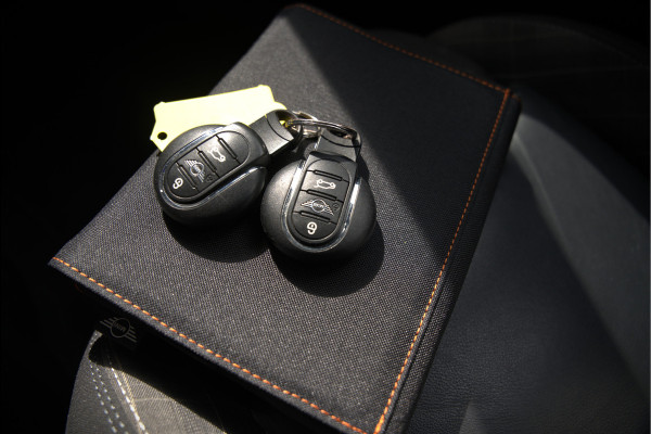 MINI Mini 1.5 Cooper Pepper | Panoramadak | Cruise Control | Apple Carplay | Navigatie | Climate Control | NAP | Dealer Onderhouden | Keyless | Automaat