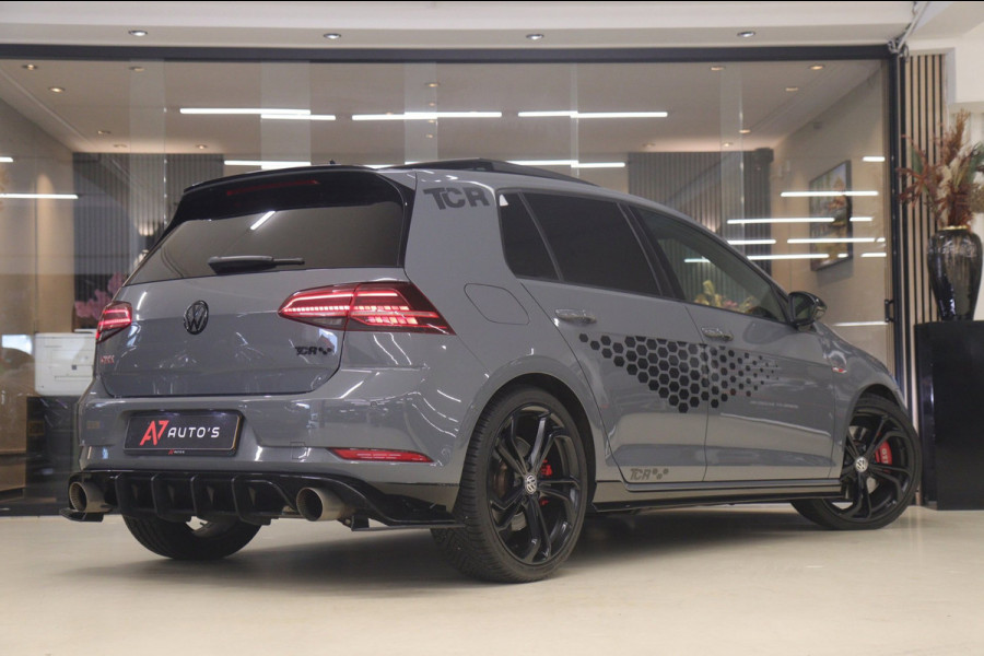 Volkswagen Golf 2.0 TSI GTI TCR /PANO/CARPLAY/CAM/KEYLESS/ACC/DCC/VOL