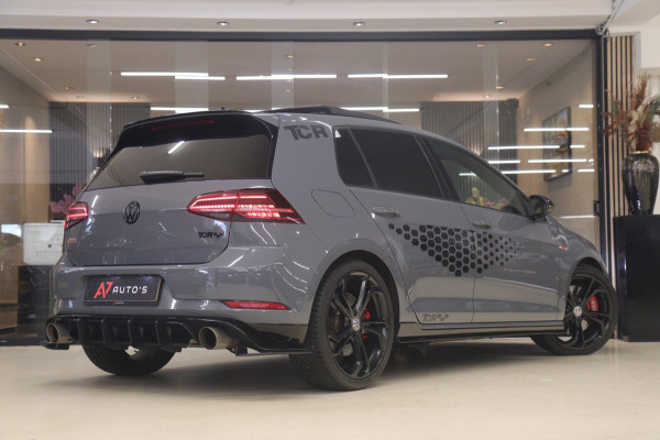 Volkswagen Golf 2.0 TSI GTI TCR /PANO/CARPLAY/CAM/KEYLESS/ACC/DCC/VOL