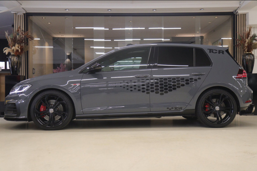 Volkswagen Golf 2.0 TSI GTI TCR /PANO/CARPLAY/CAM/KEYLESS/ACC/DCC/VOL