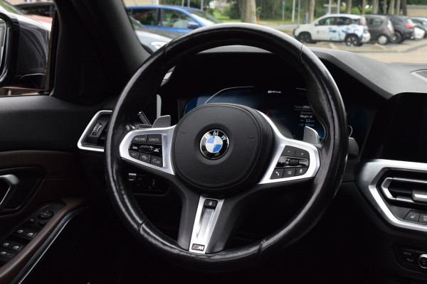 BMW 3-serie 320e M-pakket|Laser|19"|Dak|ACC|Cam|Trekhaak
