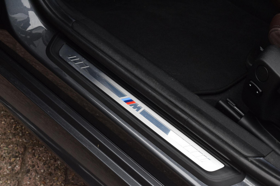 BMW 3-serie 320e M-pakket|Laser|19"|Dak|ACC|Cam|Trekhaak