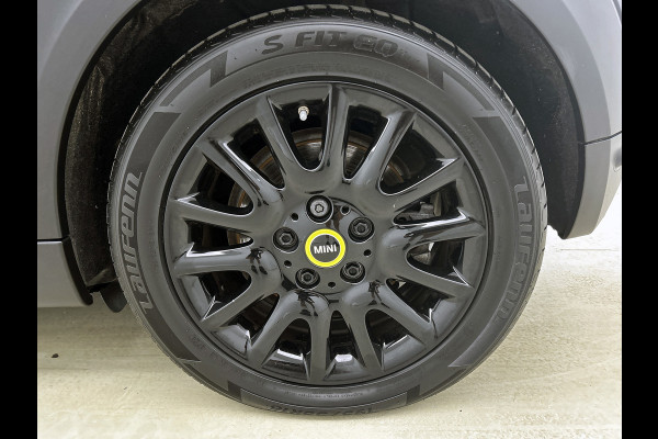 MINI Cooper SE Electric Yours 33 kWh (Dealer OnderH, Carplay, Navi Prof, Leder, Head-up, Parkeersensoren, Etc)