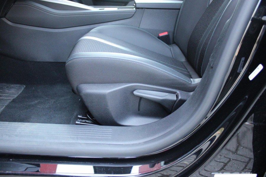 Peugeot 308 1.2 130PK AUTOMAAT ALLURE PACK BUSINESS | NAVIGATIE | DRAADLOZE APPLE CARPLAY/ANDROID AUTO | ACHTERUITRIJ CAMERA | KEYLESS ENTRY/START | LICHTMETALEN VELGEN 17" | DAB+ RADIO | ADAPTIVE CRUISE CONTROL | CLIMATE CONTROL |