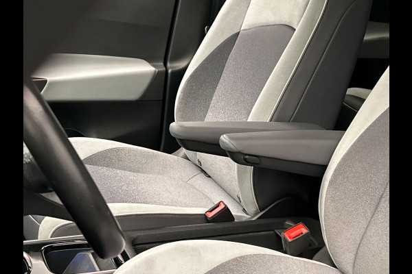 Volkswagen ID.3 First 58 kWh | Keyless | Carplay | Stoel/Stuur verwarming |Camera | Adaptieve Cruise/Control |