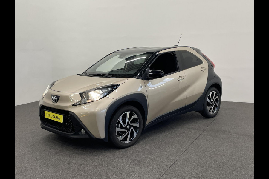 Toyota Aygo X 1.0 VVT-i Automaat Pulse Navigatie Apple Carplay/Android Auto Camera 17" Lichtmetalen Velgen Climate Control Adaptieve Cruise Control Two Tone
