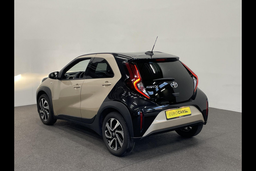 Toyota Aygo X 1.0 VVT-i Automaat Pulse Navigatie Apple Carplay/Android Auto Camera 17" Lichtmetalen Velgen Climate Control Adaptieve Cruise Control Two Tone