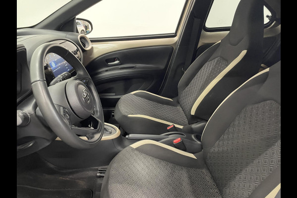 Toyota Aygo X 1.0 VVT-i Automaat Pulse Navigatie Apple Carplay/Android Auto Camera 17" Lichtmetalen Velgen Climate Control Adaptieve Cruise Control Two Tone