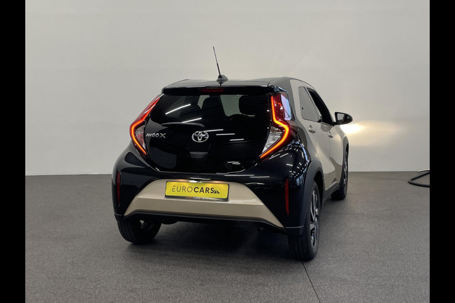 Toyota Aygo X 1.0 VVT-i Automaat Pulse Navigatie Apple Carplay/Android Auto Camera 17" Lichtmetalen Velgen Climate Control Adaptieve Cruise Control Two Tone