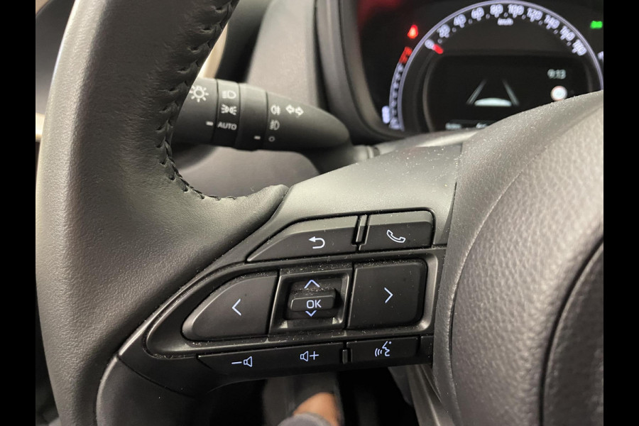 Toyota Aygo X 1.0 VVT-i Automaat Pulse Navigatie Apple Carplay/Android Auto Camera 17" Lichtmetalen Velgen Climate Control Adaptieve Cruise Control Two Tone