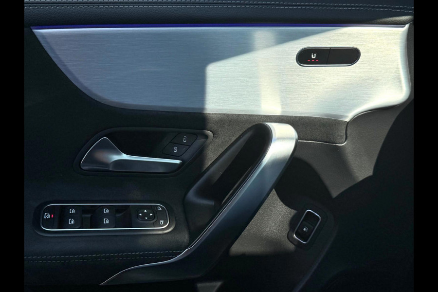 Mercedes-Benz A-Klasse 250 e AMG | Panorama | Ambient Lighting | Carplay | Camera | BTW |