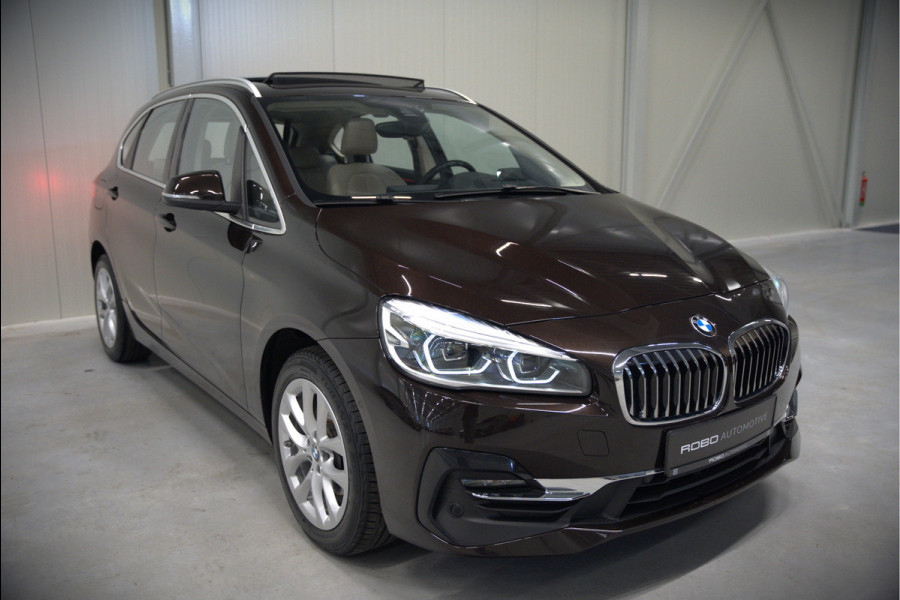 BMW 2 Serie Active Tourer 218i High Executive Luxury Line | Panoramadak | Stoelverwarming | Head-Up Display | Parkeersensoren | Navigatie | Trekhaak | Cruise Control | Climate Control | NAP
