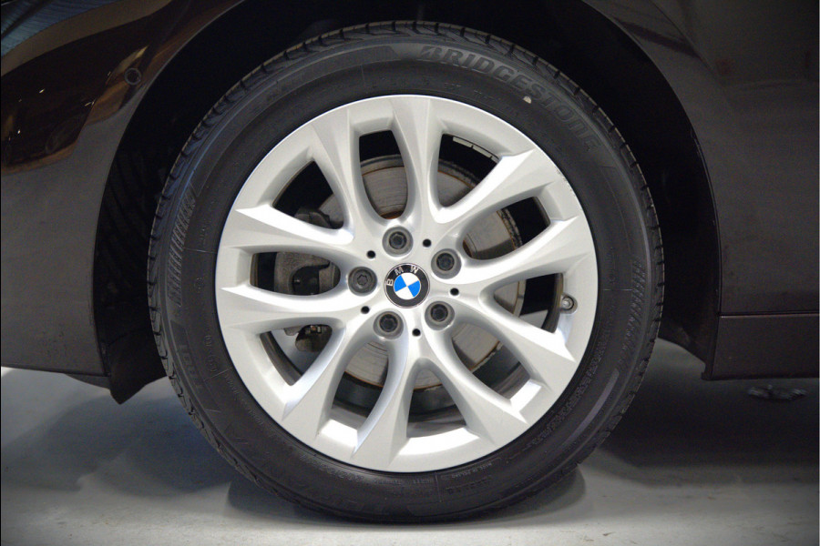 BMW 2 Serie Active Tourer 218i High Executive Luxury Line | Panoramadak | Stoelverwarming | Head-Up Display | Parkeersensoren | Navigatie | Trekhaak | Cruise Control | Climate Control | NAP
