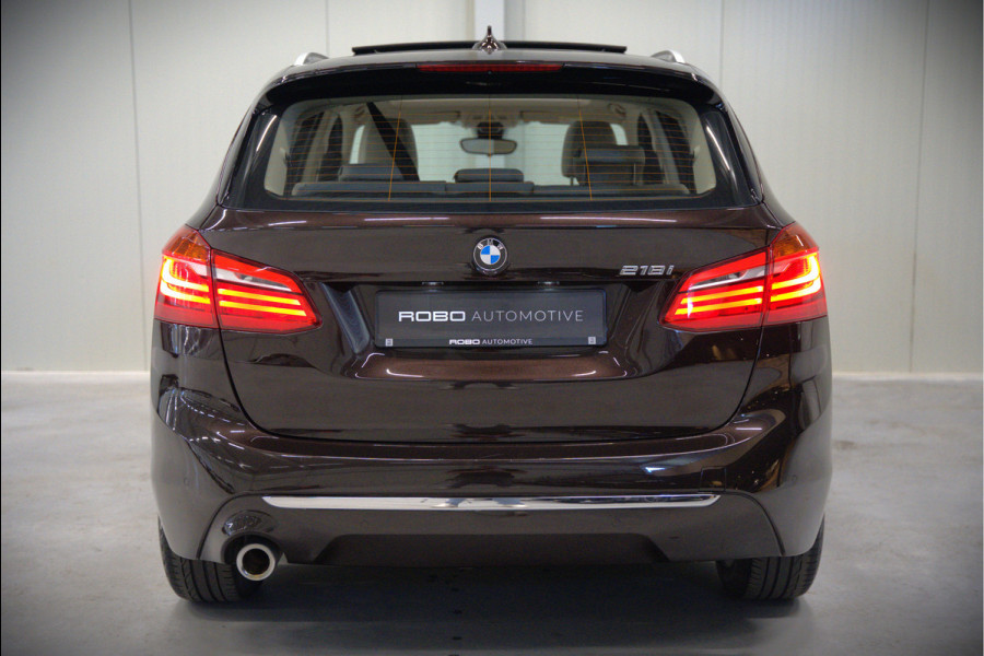 BMW 2 Serie Active Tourer 218i High Executive Luxury Line | Panoramadak | Stoelverwarming | Head-Up Display | Parkeersensoren | Navigatie | Trekhaak | Cruise Control | Climate Control | NAP