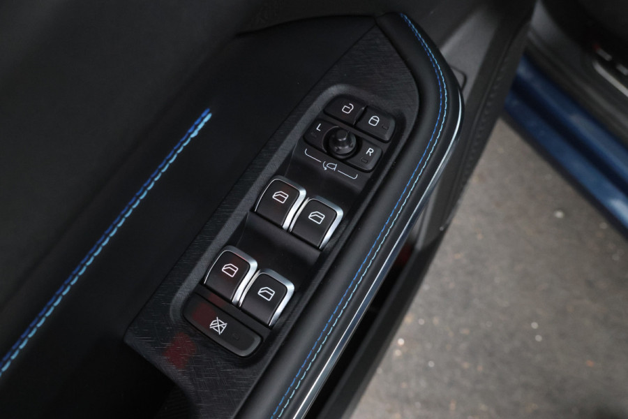 Lynk & Co 01 1.5 Panorama, Digital Dash, Automaat