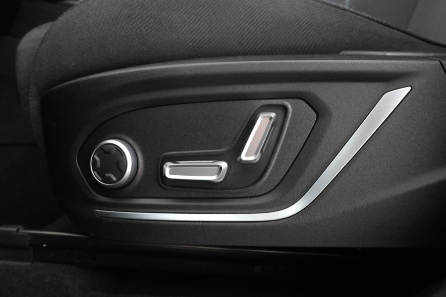 Lynk & Co 01 1.5 Panorama, Digital Dash, Automaat