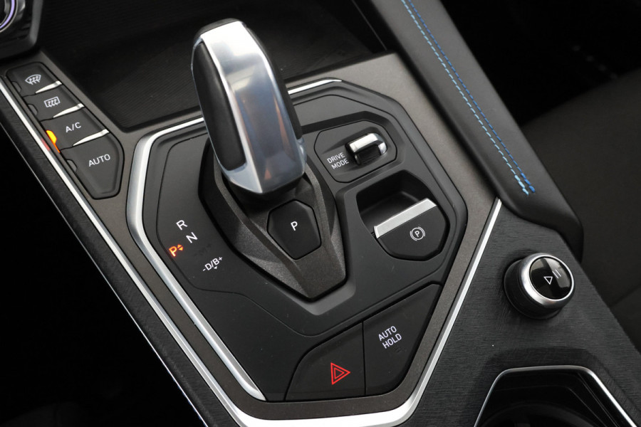 Lynk & Co 01 1.5 Panorama, Digital Dash, Automaat
