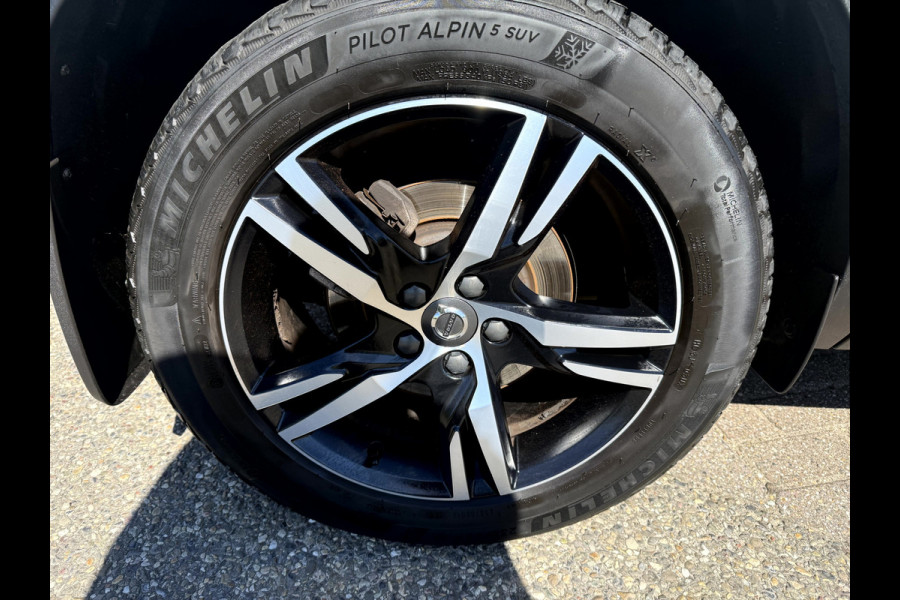 Volvo XC40 2.0 B4 200pk R-Design Panoramadak, Trekhaak, Camera